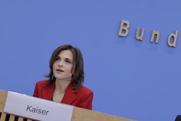 Minister of State Elisabeth Kaiser, Member of the Bundestag, Federal Government Commissioner for Eastern Germany, Germany, Berlin, Federal Press Conference, Topic: Report by the Federal Government Commissioner for Eastern Germany