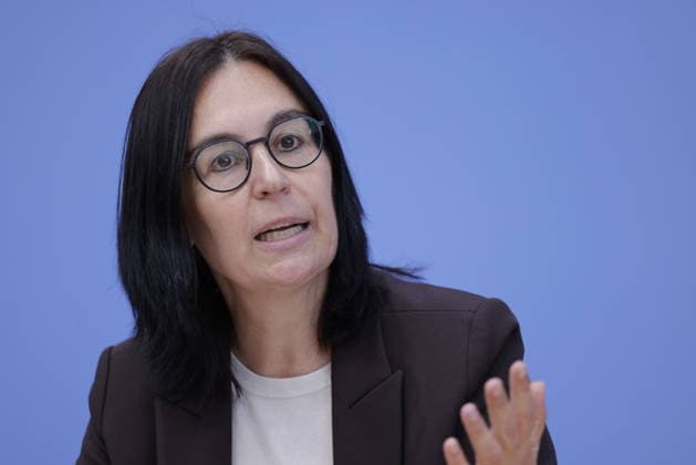 Prof. Dr. Marion Reiser, Institute for Political Science and KomRex Center for Research on Right-Wing Extremism, Democracy Education, and Social Integration, Friedrich Schiller University of Jena, Germany; Berlin, Federal Press Conference; Topic: Report by the Federal Government Commissioner for Eastern Germany