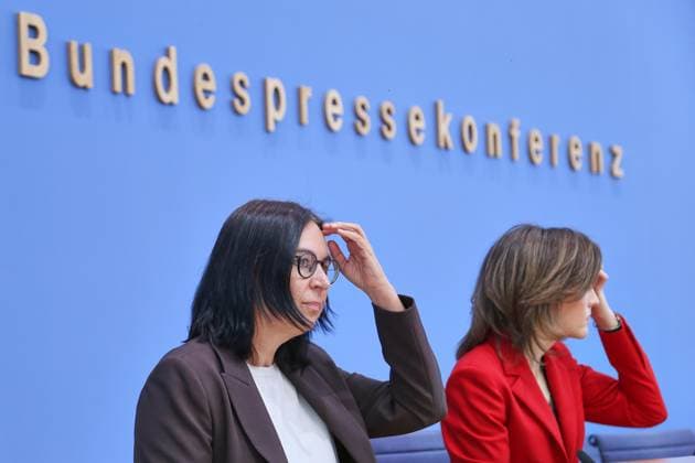 Berlin, Germany, September 30, 2026 Federal Press Conference Report by Marion Reiser, Federal Government Commissioner for Eastern Germany, Institute for Political Science and Center for Research on Right-Wing Extremism, Democracy Education, and Social Integration (KomRex), Friedrich Schiller University of Jena, and Minister of State Elisa Copyright: xdtsxNachrichtenagenturx dts_136862