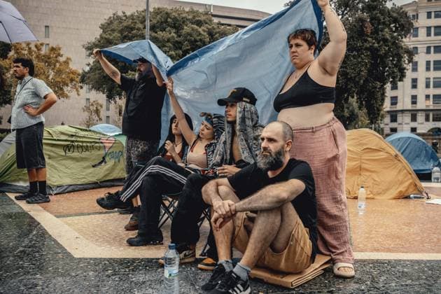 September 30, 2026, Barcelona, Catalonia, Spain: Protesters gather at a tent camp in BarcelonaÃ¢â‚¬â ¢s PlaoÂßa de Catalunya to demand affordable housing and an end to evictions amid nationwide protests over SpainÃ¢â‚¬â ¢s housing crisis. Barcelona Spain  - ZUMAo105 20260930_fap_o105_016 Copyright: xMatthiasxOesterlex