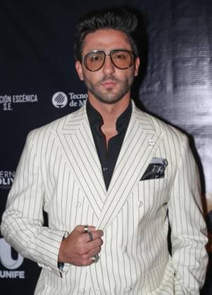 September 30, 2026: TO-45286- CIUDAD DE MEXICO,2026-09-29. Luis Caballero EL PO arrives on the red carpet ahead of the Association of Theatre Critics and Journalists (ACPT) Awards Gala, held at the Esperanza Iris City Theatre in Mexico City. Clasos.com.mx  - ZUMAcs4_ 20260930_faa_cs4_019 Copyright: xLuisxMarinx