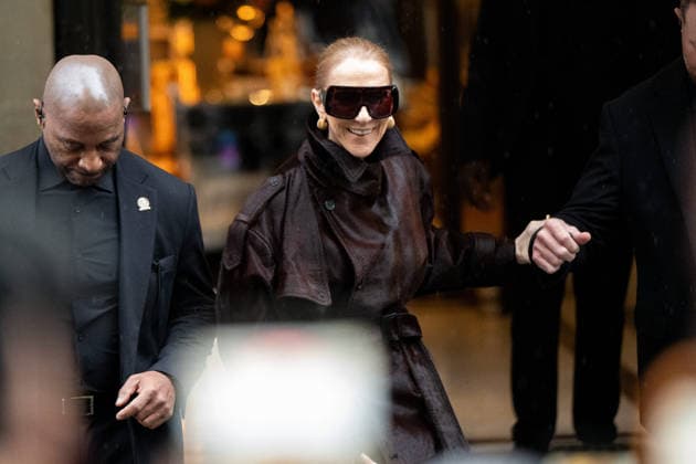 Celine Dion Leaves Royal Monceau - Paris Celine Dion spend time with fans before going to the venue, hotel Royal Monceau in Paris, France on September 30, 2026. Photo by Lionel Urman ABACAPRESS.COM Paris France  Copyright: xUrmanxLionel ABACAx