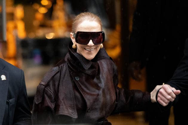 Celine Dion Leaves Royal Monceau - Paris Celine Dion spend time with fans before going to the venue, hotel Royal Monceau in Paris, France on September 30, 2026. Photo by Lionel Urman ABACAPRESS.COM Paris France  Copyright: xUrmanxLionel ABACAx