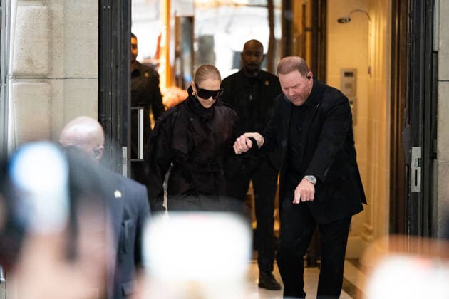 Céline Dion spent some time with her fans at the Royal Monceau Hotel in Paris, France, before heading to the event venue. Céline Dion spends time with fans before going to the venue, the Royal Monceau Hotel in Paris, France 460074 September 30, 2026 PARIS France Copyright: xL.Urmanx xStarfacex STAR_460074_003