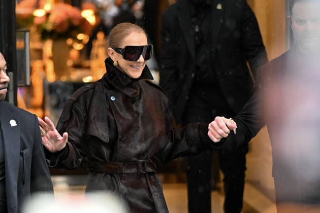 Céline Dion spent some time with her fans at the Royal Monceau Hotel in Paris, France, before heading to the event venue. Céline Dion spends time with fans before going to the venue, the Royal Monceau Hotel in Paris, France 460074 September 30, 2026 PARIS France Copyright: xL.Urmanx xStarfacex STAR_460074_010