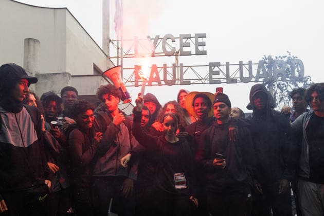 Students protest in front of Paul Eluard Secondary school - Saint-Denis RL Students pictured in front of Paul Eluard secondary school in Saint-Denis, North of Paris, on September 30, 2026 as they continue their protest to demand the hiring of substitute teachers, increased resources, and decent learning conditions. Photo by Raphael Lafargue ABACAPRESS.COM Saint-Denis France  Copyright: xLafarguexRaphael ABACAx