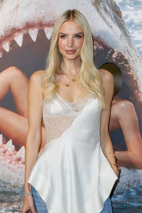 Leonie Hanne at the photocall for the Stella McCartney Women’s Ready-to-Wear Spring Summer 2027 show during Paris Fashion Week (PFW) at the Hôtel de Charost in Paris, France, on September 30, 2026. Olivier Borde, Bestimage. Photocall for the Christian Dior Women’s Spring Summer 2027 show as part of Paris Fashion Week on September 30, 2026, in Paris, France. Unknown.  Copyright: xOLIVIERxBORDEx xBESTIMAGExOLIVIERxBORDEx xBESTIMAGEx