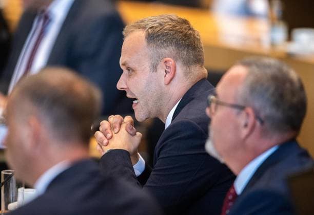 ORAL HEARING ON PROCEEDINGS TO BAN THE AFD ** FOR EDITORIAL PURPOSES ONLY ** ** EDITORIAL USE ONLY ** September 30, 2026, Erfurt: Oral hearing of the Judicial Committee regarding proceedings to ban the AfD at the federal level in the Thuringian State Parliament. The motion was filed by The Left parliamentary group. Pictured: Daniel H Copyright: SaschaxFromm doc87ttmi1egqo1kplpjqx6 ,EDITORIAL USE ONLY Copyright: SaschaxFromm