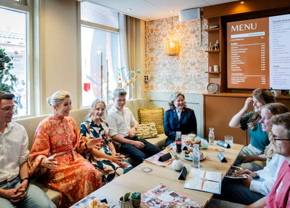 30-09-2026 Urk Queen Maxima visited the Baron van Ghent facility, part of Zorggroup ZONL, VCU Robotics, ™t Kuppien, a coffee and tea cafà Copyright: xPPEx