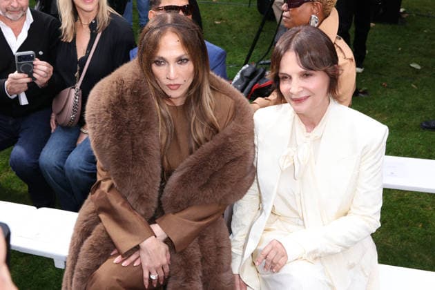 PFW - Stella McCartney Front Row Jennifer Lopez and Juliette Binoche at the Stella McCartney fashion show as a part of Paris Fashion Week Spring Summer 2027 on September 30, 2026 in Paris, France. Photo by Jerome Domine ABACAPRESS.COM Paris France  Copyright: xDominexJerome ABACAx