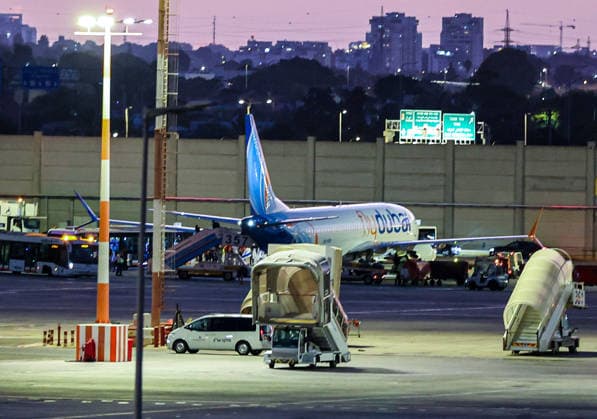 Flydubai flight from Dubai to Tel Aviv lands at Ben Gurion Airport after Saudi Arabia diversion TEL AVIV, ISRAEL - SEPTEMBER 30: A replacement Flydubai plane lands at Ben Gurion Airport in Tel Aviv, Israel, carrying passengers from flight FZ1073, which was diverted to Saudi Arabia after transmitting an emergency code while flying through Jordanian airspace, on September 30, 2026. Nir Keidar Anadolu Tel Aviv Israel. Editorial use only. Please get in touch for any other usage.  Copyright: x2026xAnadoluxNirxKeidarx