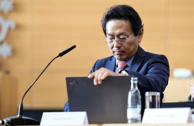 Thuringian State Parliament, Justice Committee, September 30, 2026, Erfurt, Thuringian State Parliament, Justice Committee, Oral Hearing on the Motion by the Die Linke Parliamentary Group to Initiate Proceedings to Ban the AfD; Photo: Chan Jo Jun, to be heard