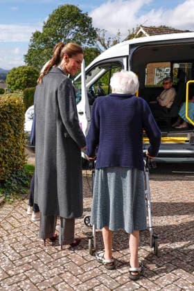 The Princess of Wales Visits West Sussex Minibus Service 30 09 2026. Pulborough, UK. The Princess of Wales during a visit to the West Sussex Minibus, a volunteer-led community transport Organisation. The Princess began her visit by travelling on one of the minibus™s pick-up journeys and helped passengers from their homes into the minibus. On the bus Her Royal Highness heard about how the service is a lifeline for many isolated people in the community, and helps them remain active, independent and socially connected by maintaining friendships, joining community activities and remaining involved in the things they enjoy. The Princess concluded her visit at Pulborough Village Hall, where the weekly lunch club provides a welcoming space for p  Copyright: xDavidxCliffx xKensingtonxPalacex xB66x xAvalonx 1139520310