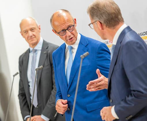 Roland Busch, Friedrich Merz, Christian Sewing, EUR, Germany, Berlin, September 30, 2026 Press statements by the Vice Chancellor and Federal Minister of Finance, along with Lars Klingbeil (SPD), Christian Sewing (Deutsche Bank), and Roland Busch (Siemens)