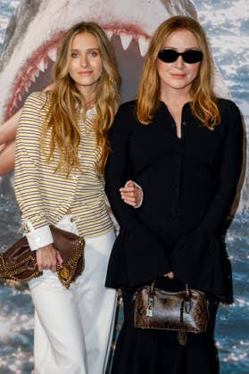 Lucia Sofia Ponti and Sasha Alexander at the photocall for the Stella McCartney Women’s Ready-to-Wear Spring Summer 2027 show during Paris Fashion Week (PFW) at the Hôtel de Charost in Paris, France, on September 30, 2026. Olivier Borde, Bestimage. Photocall for the Stella McCartney Women’s Ready-to-Wear Spring Summer 2027 show as part of Paris Fashion Week on September 30, 2026, in Paris, France. Paris, France  Copyright: xOLIVIERxBORDEx xBESTIMAGExOLIVIERxBORDEx xBESTIMAGEx