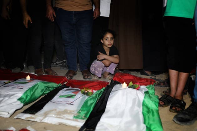 Gaza Families Bid Farewell to 105 Recovered Bodies Mourners bid farewell to the remains of 105 Palestinians recovered from beneath the rubble of the al-Taj block on al-Yarmouk Street in Gaza City on September 30, 2026. The Civil Defense said recovery efforts were carried out in coordination with an Egyptian committee, ahead of the burial of the remains. Photo by Belal Osama apaimages Gaza Gaza Strip Palestinian Territory 300926_Gaza_BO_00(14) Copyright: xapaimagesxBelalxOsamax xapaimagesx