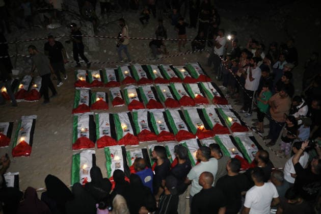 Gaza Families Bid Farewell to 105 Recovered Bodies Mourners bid farewell to the remains of 105 Palestinians recovered from beneath the rubble of the al-Taj block on al-Yarmouk Street in Gaza City on September 30, 2026. The Civil Defense said recovery efforts were carried out in coordination with an Egyptian committee, ahead of the burial of the remains. Photo by Belal Osama apaimages Gaza Gaza Strip Palestinian Territory 300926_Gaza_BO_00(2) Copyright: xapaimagesxBelalxOsamax xapaimagesx