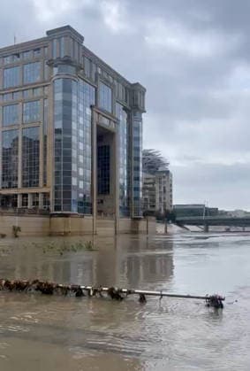 Flooding in Montpellier Caused by The Mediterranean Weather System - France The River Lez is in flood and is inundating the streets of Montpellier, France, on 30 September 2026. The Gard and Hérault departments are on red alert for rain and flooding due to the first Cévenol weather event of the autumn, which is already proving very intense. Significant rainfall totals have already been recorded, with over 200 mm in some places. Photo by CLPRESS ABACAPRESS.COM Montpellier France  Copyright: xCLPRESS ABACAx