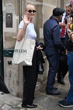 PFW Stella McCartney Outside Arrivals JR Amber Valletta arriving at the Stella McCartney show during Paris Fashion Week, in Paris, France on 30 September 2026. Photo by Julien Reynaud APS-Medias ABACAPRESS.COM Paris France Copyright: xReynaudxJulien APS-Medias ABACAx