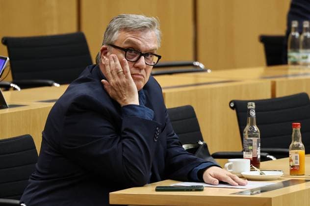 Thuringian State Parliament, Justice Committee, September 30, 2026, Erfurt, Thuringian State Parliament, Justice Committee, Oral Hearing on the Motion by The Left Party to Initiate Proceedings to Ban the AfD (Image: Hape Kerkeling, who is to be heard)