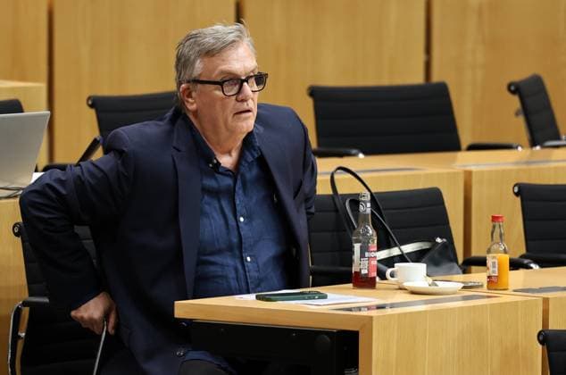 Thuringian State Parliament Justice Committee, September 30, 2026, Erfurt, Thuringian State Parliament, Justice Committee, Oral Hearing on the Motion by the Die Linke Parliamentary Group to Initiate Proceedings to Ban the AfD; Photo: Hape Kerkeling, who is to be heard
