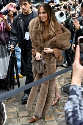PFW Stella McCartney Outside Arrivals JR Jennifer Lopez arriving at the Stella McCartney show during Paris Fashion Week, in Paris, France on 30 September 2026. Photo by Julien Reynaud APS-Medias ABACAPRESS.COM Paris France  Copyright: xReynaudxJulien APS-Medias ABACAx