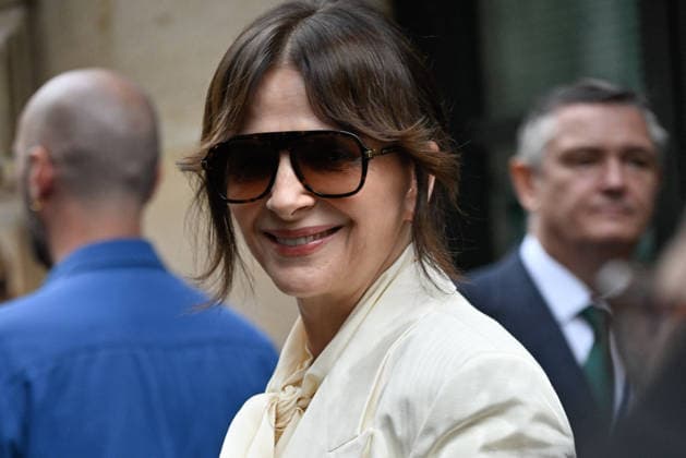 PFW Stella McCartney Outside Arrivals JR Juliette Binoche arriving at the Stella McCartney show during Paris Fashion Week, in Paris, France on 30 September 2026. Photo by Julien Reynaud APS-Medias ABACAPRESS.COM Paris France  Copyright: xReynaudxJulien APS-Medias ABACAx