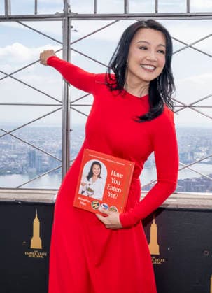 September 30, 2026, New York, New York, USA: MING NA WEN visits the Empire State Building in New York to celebrate the release of her debut cookbook and memoir, Have You Eaten Yet? 30 September 2026 New York USA - ZUMAa265 20260930_zep_a265_021 Copyright: xEricxAcquayex