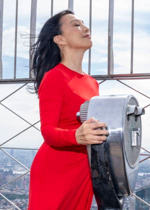 September 30, 2026, New York, New York, USA: MING NA WEN visits the Empire State Building in New York to celebrate the release of her debut cookbook and memoir, Have You Eaten Yet? 30 September 2026 New York USA  - ZUMAa265 20260930_zep_a265_037 Copyright: xEricxAcquayex