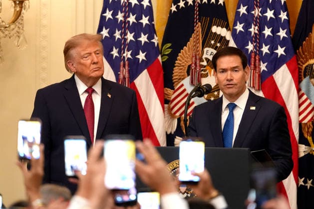 U.S. Secretary of State Marco Rubio (R) speaks alongside U.S. President Donald Trump (L) during Hispanic Heritage Month celebrations in Washington, D.C. (United States). Trump reinstated the Hispanic Heritage Month celebration at the White House—which was not held last year—one month before the midterm elections, in which polls show a decline in Latino support for Republicans. Trump revives Hispanic Heritage Month celebrations while losing the latino vote !ACHTUNG: NUR REDAKTIONELLE NUTZUNG!  Copyright: xOctavioxGuzmánx AME1625 20260930-55021550486_1