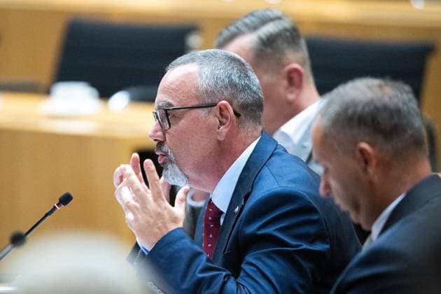 ORAL HEARING ON PROCEEDINGS TO BAN THE AFD ** FOR EDITORIAL PURPOSES ONLY ** ** September 30, 2026, Erfurt: Oral hearing of the Justice Committee regarding proceedings to ban the AfD at the federal level in the Thuringian State Parliament. The motion was filed by the Left Party caucus. Pictured: Sascha Schlösser, AfD, Germany, Thur Copyright: SaschaxFromm doc87tyh99akf91eut75kyl ,EDITORIAL USE ONLY Copyright: SaschaxFromm