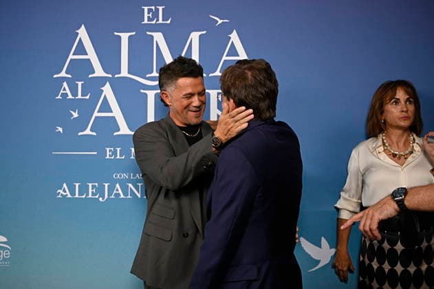 Premiere of the musical El alma al aire, featuring songs by Alejandro Sanz José Luis Martínez Almeida and Alejandro Sanz during the premiere of the musical El alma al aire at the Ocaso Coliseum Theater on September 30, 2026, in Madrid, Spain This new musical, inspired by the songs of Alejandro Sanz, transforms some of the most iconic tracks of his career into the driving force behind a moving story, relatable, and deeply human. A theatrical journey that explores freedom, the bonds that sustain us, and the courage needed to pursue what truly matters. MUSICAL PHOTOCALL Madrid, Spain  Copyright: xFranciscoxGuerrax 7811527