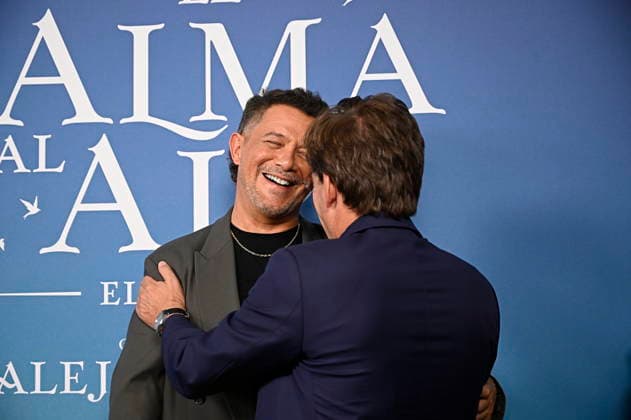 Premiere of the musical El alma al aire, featuring songs by Alejandro Sanz José Luis Martínez Almeida and Alejandro Sanz during the premiere of the musical El alma al aire at the Ocaso Coliseum Theater on September 30, 2026, in Madrid, Spain This new musical, inspired by the songs of Alejandro Sanz, transforms some of the most iconic tracks of his career into the driving force behind a moving story, relatable, and deeply human. A theatrical journey that explores freedom, the bonds that sustain us, and the courage needed to pursue what truly matters. MUSICAL PHOTOCALL Madrid, Spain  Copyright: xFranciscoxGuerrax 7811529