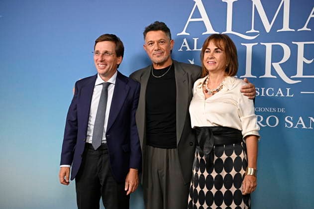 Premiere of the musical El alma al aire, featuring songs by Alejandro Sanz José Luis Martínez Almeida and Alejandro Sanz during the premiere of the musical El alma al aire at the Ocaso Coliseum Theater on September 30, 2026, in Madrid, Spain This new musical, inspired by the songs of Alejandro Sanz, transforms some of the most iconic tracks of his career into the driving force behind a moving story, relatable, and deeply human. A theatrical journey that explores freedom, the bonds that sustain us, and the courage needed to pursue what truly matters. MUSICAL PHOTOCALL Madrid, Spain  Copyright: xFranciscoxGuerrax 7811530