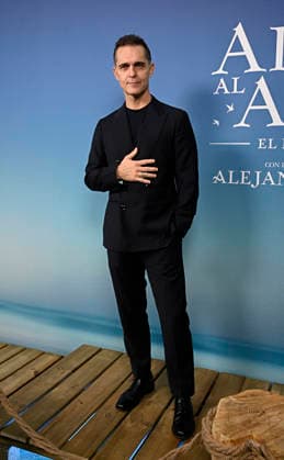 Premiere of the musical El alma al aire, featuring songs by Alejandro Sanz Pedro Alonso during the premiere of the musical El alma al aire at the Ocaso Coliseum Theater on September 30, 2026, in Madrid, Spain. This new musical, inspired by the songs of Alejandro Sanz, transforms some of the most iconic tracks of his career into the driving force behind a moving, relatable, and deeply human. A theatrical journey that speaks of freedom, the bonds that sustain us, and the courage needed to pursue what truly matters. MUSICAL PHOTOCALL Madrid, Spain Copyright: xFranciscoxGuerrax 7811568