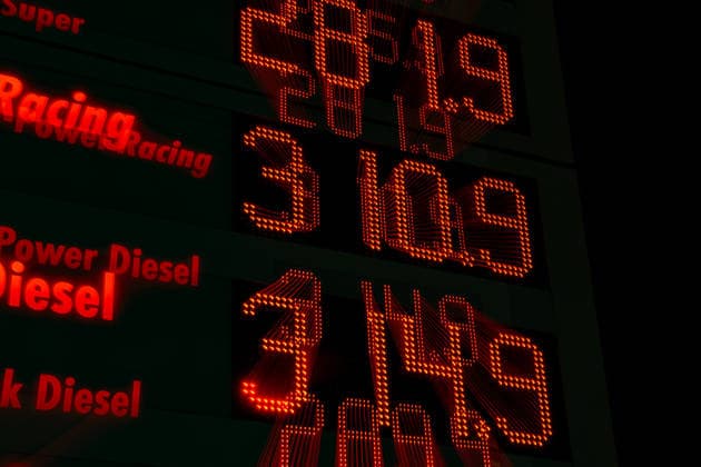 Record prices over 3 euros at the Peppenhoven highway rest stop before the fuel rebate on September 30, 2026: A display board showing record prices at the gas station of the Peppenhoven highway rest stop on the A61 nea Copyright: xMarcxJohnx