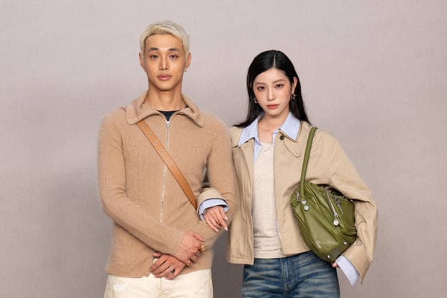 PFW Acne Studios - Photocall LZ Jey Jinhyeong and Mayu Kitazawa attend the Acne Studios Womenswear Spring Summer 2027 show as part of Paris Fashion Week on September 30, 2026 in Paris, France. Photo by Laurent Zabulon ABACAPRESS.COM  Copyright: xZabulonxLaurent ABACAx