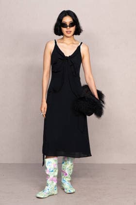 PFW Acne Studios - Photocall LZ Orancha Krinchai attends the Acne Studios Womenswear Spring Summer 2027 show as part of Paris Fashion Week on September 30, 2026 in Paris, France. Photo by Laurent Zabulon ABACAPRESS.COM  Copyright: xZabulonxLaurent ABACAx
