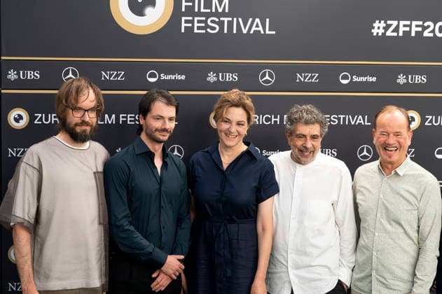 Michael Künstle, Matteo Pagamici, Martina Gedeck, Gabriel Yared, and Frank Strobel at a photo call with the jury of the 14th International Film Music Competition at the 22nd Zurich Film Festival on Corso Zürich, September 30, 2026 Foto:xA.xRaemyx xFuturexImagex ifmw_6901