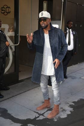 September 30, 2026, New York, New York, USA: SHEMAR MOORE arrives at ABC studios in Tribeca, New York City for Ã¢â‚¬ËœLive With Kelly and MarkÃ¢ New York USA - ZUMAh16_ 20260930_zaf_h16_045 Copyright: xDanxHerrickx