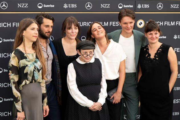 Bardo Böhlefeld, Helena Hufnagel, Katharina Thalbach, Aline Laszlo, Fabian Halbig, and guests at the premiere of the feature film *Lieblingsmenschen: The Extraordinary Friendship of Agnes and Amir* at the 22nd Zurich Film Festival at Arthouse Le Paris in Zurich, September 30, 2026 Foto:xA.xRaemyx xFuturexImagex lieblingsmenschen_6901