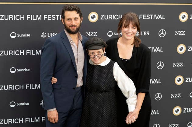 Bardo Böhlefeld, Katharina Thalbach, and Helena Hufnagel at the premiere of the feature film *Lieblingsmenschen: The Extraordinary Friendship of Agnes and Amir* at the 22nd Zurich Film Festival at Arthouse Le Paris in Zurich, September 30, 2026 Foto:xA.xRaemyx xFuturexImagex lieblingsmenschen_6902