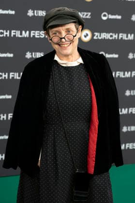 Katharina Thalbach at the premiere of the film *Lieblingsmenschen: The Extraordinary Friendship of Agnes and Amir* at the 22nd Zurich Film Festival at Arthouse Le Paris in Zurich, September 30, 2026 Foto:xA.xRaemyx xFuturexImagex lieblingsmenschen_6911