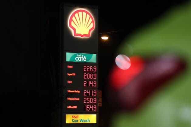 What will happen to gas prices? Gas prices remain at very high levels. The so-called gas discount has been in effect since midnight. The federal governmen