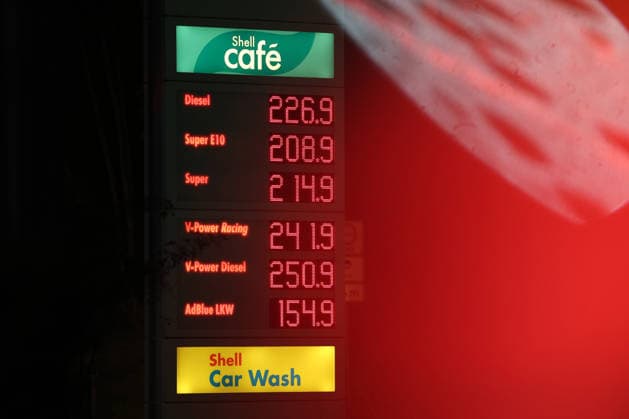 What will happen to gas prices? Gas prices remain at very high levels. The so-called gas discount has been in effect since midnight. The federal governmen