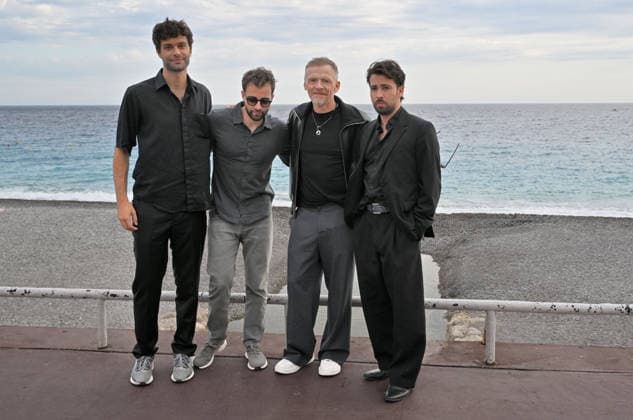 Liam Hellmann, Guest, Simon Pegg, and Charles Benoin, the producer of the film, at the photocall for the film *Only What We Carry*, directed by J. Adams, during the 8th edition of the Cinéroman Festival in Nice on September 30, 2026. Bruno Bebert, Dominique Jacovides, Bestimage. Photocall for the film *Only What We Carry*, directed by J. Adams, at the 8th edition of the Cinéroman Festival in Nice on September 30, 2026, NICE, France  Copyright: xDominiquexJacovidesx-xBrunoxBebertx xBestimagexDominiquexJacovidesx-xBrunoxBebertx xBestimagex