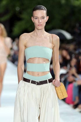 PFW - Stella McCartney Runway A model walks the runway during the Stella McCartney Womenswear Spring Summer 2027 show as part of Paris Fashion Week on September 30, 2026 in Paris, France. Photo by Alain-Gil Gonzalez ABACAPRESS.COM Paris France  Copyright: xGonzalezxAlain-Gil ABACAx