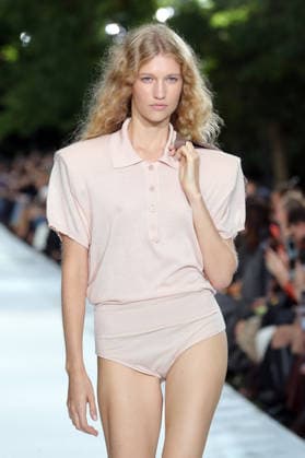 PFW - Stella McCartney Runway A model walks the runway during the Stella McCartney Womenswear Spring Summer 2027 show as part of Paris Fashion Week on September 30, 2026 in Paris, France. Photo by Alain-Gil Gonzalez ABACAPRESS.COM Paris France  Copyright: xGonzalezxAlain-Gil ABACAx