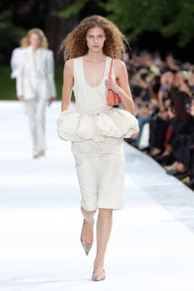 PFW - Stella McCartney Runway A model walks the runway during the Stella McCartney Womenswear Spring Summer 2027 show as part of Paris Fashion Week on September 30, 2026 in Paris, France. Photo by Alain-Gil Gonzalez ABACAPRESS.COM Paris France  Copyright: xGonzalezxAlain-Gil ABACAx