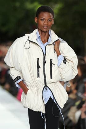 PFW - Stella McCartney Runway A model walks the runway during the Stella McCartney Womenswear Spring Summer 2027 show as part of Paris Fashion Week on September 30, 2026 in Paris, France. Photo by Alain-Gil Gonzalez ABACAPRESS.COM Paris France  Copyright: xGonzalezxAlain-Gil ABACAx